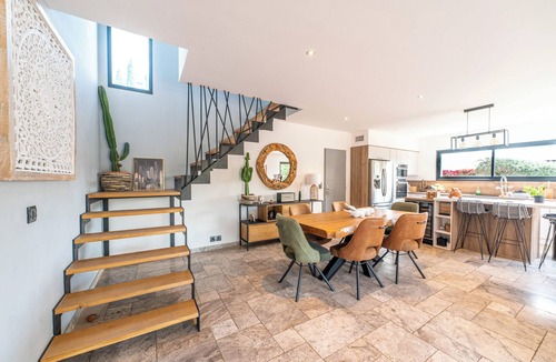 Le Muy House | Eden Balinais Jacuzzi and pool