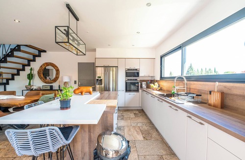 Le Muy House | Eden Balinais Jacuzzi and pool