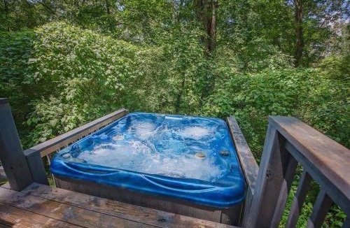 Lookout Valley Neighborhood Association House | Eden Cabin Forested Tiny Home On Lookout Mtn