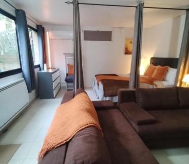 Las Illas Apartment | Eden Garden gite appartements