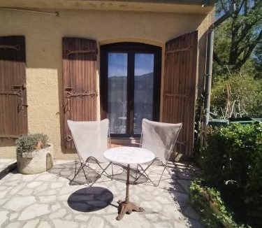 Las Illas Apartment | Eden Garden gite appartements