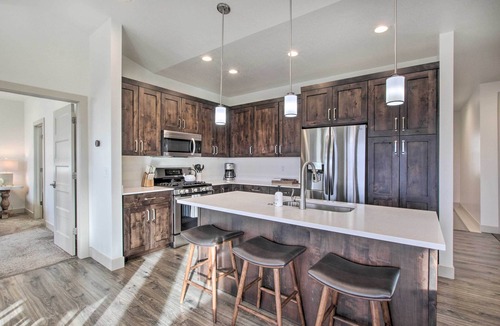 Wolf Creek House | Eden Home w/Stunning View ~ 6 Mi to Skiing!