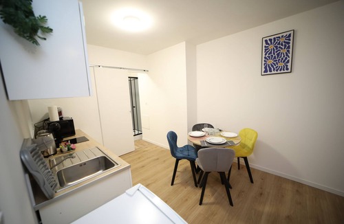 Cambrai Apartment | Eden, L'élégant! Alone, as a couple or as a family.
