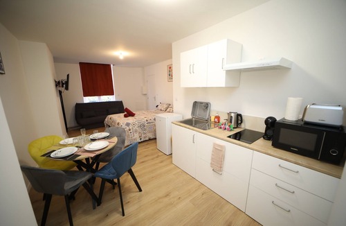 Cambrai Apartment | Eden, L'élégant! Alone, as a couple or as a family.