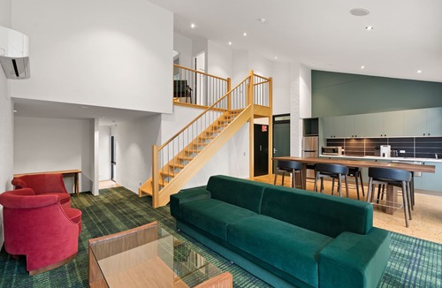 East Geelong Hotel | Eden Oak Geelong