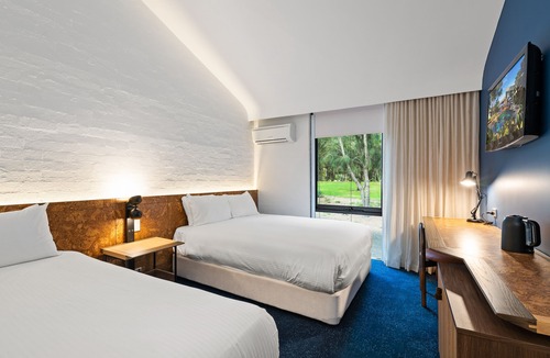 East Geelong Hotel | Eden Oak Geelong