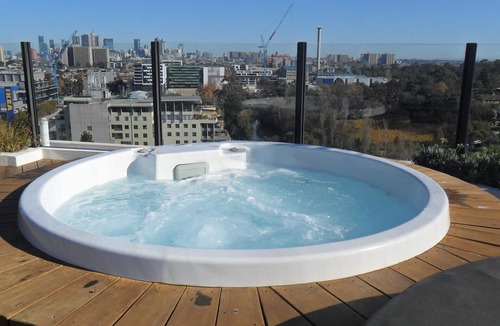 Abbotsford Apartment | Eden on the River Apartment, Pool