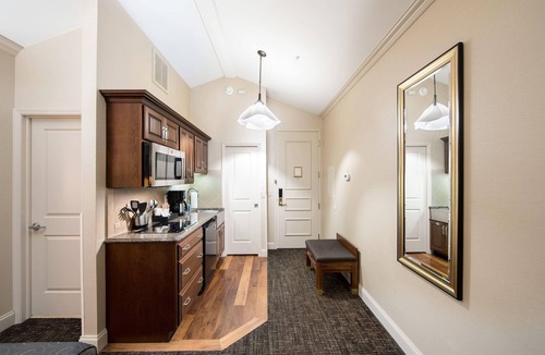 Lancaster Hotel | Eden Resort and Suites, BW Premier Collection