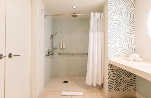 Mid Beach Resort | Eden Roc Miami Beach