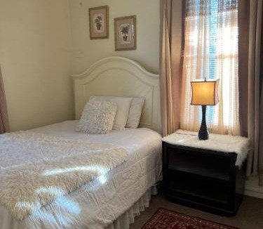 Windsor Apartment | Eden's Cozy Oasis