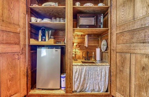Fredericksburg House | Eden's Gate