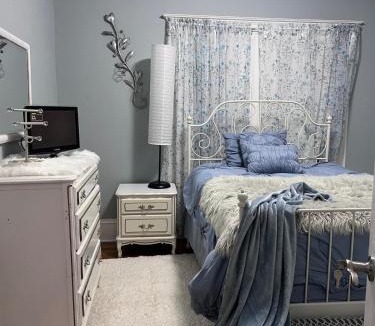 East Hartford Apartment | Eden's Lodge