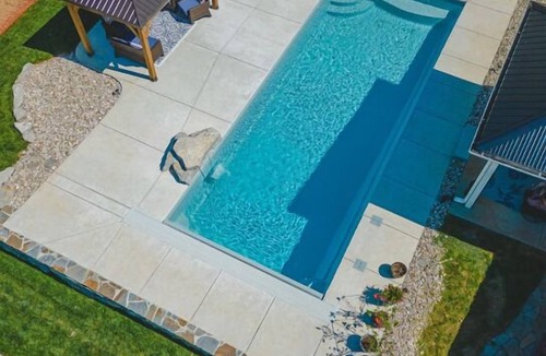 Fairview House | Edenderry Estate | 25BR Private Multi-Home Estate | Pool | Ideal for Large Groups