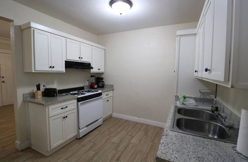 El Paso House | Eden’s Comfort Suite - Near I-10