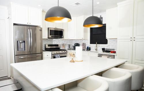 Richardson Villa | Edens Luxury 3 bed home with hot tub and grill