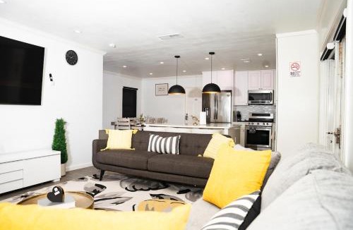 Richardson Villa | Edens Luxury 3 bed home with hot tub and grill