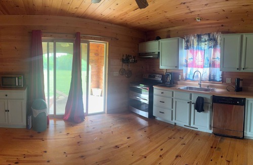 Harviell Cabin | Eden’s Rest – Cozy 2BR Cabin in the Woods