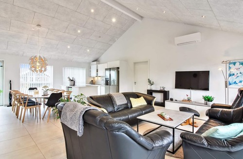 Grønhøj House | "Edgar" - 1.5km from the sea by Interhome