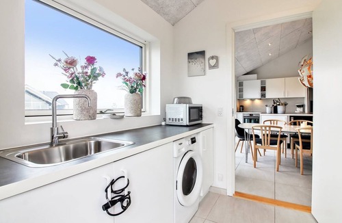 Grønhøj House | "Edgar" - 1.5km from the sea by Interhome