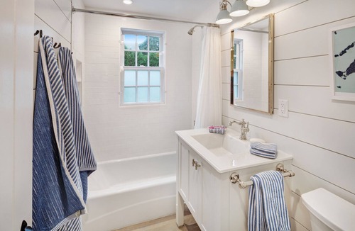 Katama House | Edgartown Bright & Beachy Summer Cottage