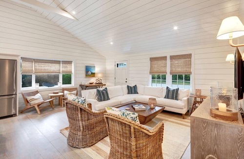 Katama House | Edgartown Bright & Beachy Summer Cottage