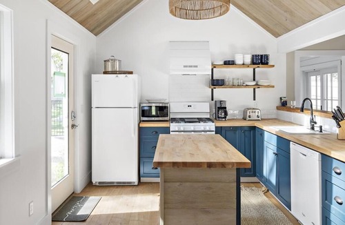 Edgartown House | Edgartown Village Home w/Pool. n4bdrm/3.5bth