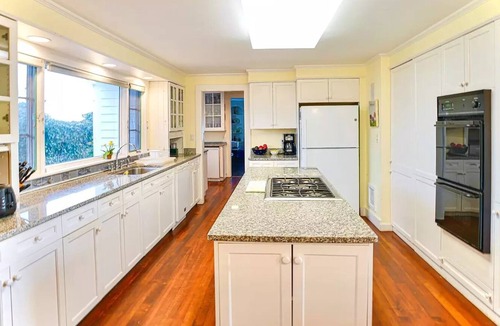 Edgartown House | Edgartown Waterfront. Private Dock. partial AC, 6 bedrooms, 3 baths, 2 half