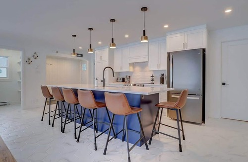 Stanstead Township Ski Chalet | Edge of Lake Lac Lovering - Spa - Leïlo