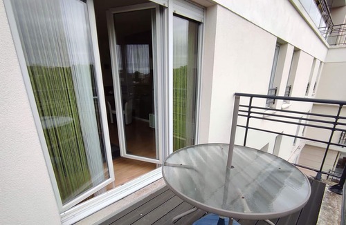 Carrieres-sous-Poissy Apartment | Edge of the Seine