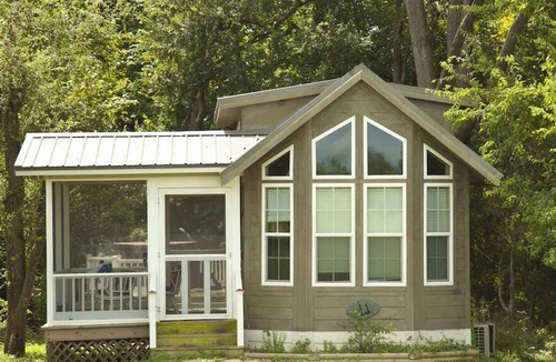 Washington House | Edge of The Woods Cottage with Loft