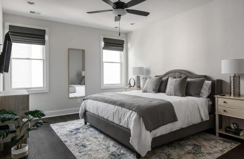 Edgehill House | Edgehill Duo - 2 Townhomes - Mins Vanderbilt University