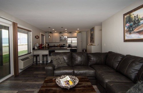 Polson Condo | Edgewater #1 Grizzly