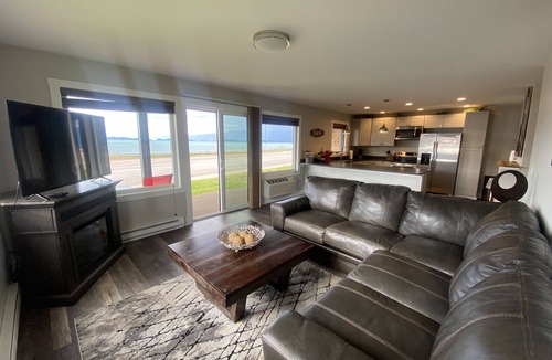 Polson Condo | Edgewater #1 Grizzly