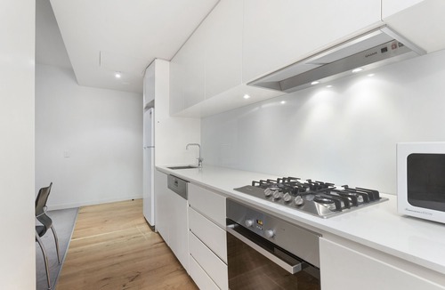 Geelong Hotel | Edgewater 109