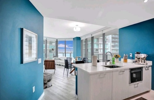 Midtown Apartment | Edgewater, 270 degree breathtaking view , 37th floor