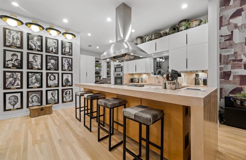 Oak Lawn House | Edgewater Elegance- Gorgeous 2 Bed on Katy Trail!