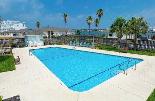 Key Allegro Cottage | Edgewater Escape by Miss Kitty’s