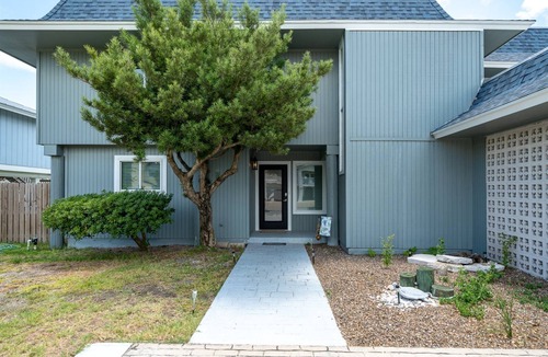 Key Allegro Cottage | Edgewater Escape by Miss Kitty’s
