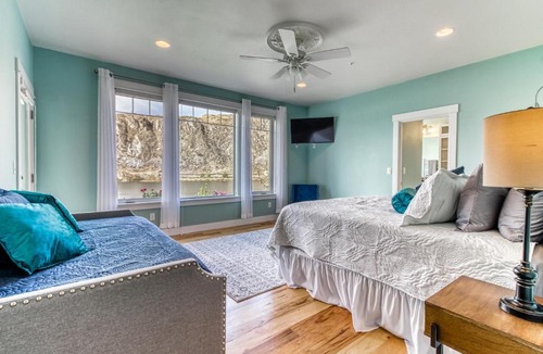 Orondo House | Edgewater Escape