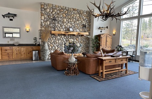 Shady Cove Hotel | Edgewater Inn Shady Cove