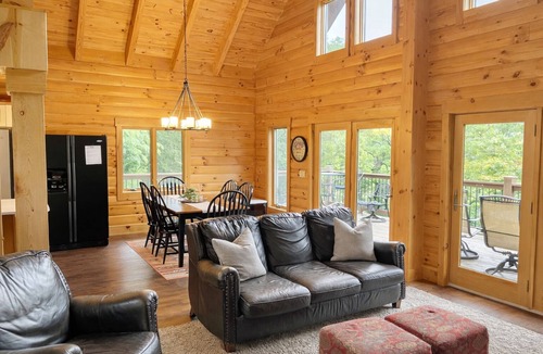 Sylvan Shores Cabin | Edgewater Lodge - Luxury Waterfront 4BR Log Cabin on Beaver Lake secluded cove!