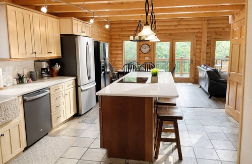 Sylvan Shores Cabin | Edgewater Lodge - Luxury Waterfront 4BR Log Cabin on Beaver Lake secluded cove!