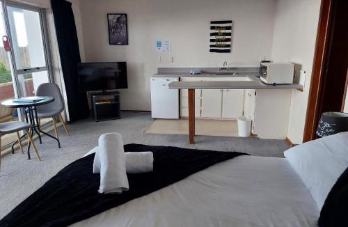 Orewa Hotel | Edgewater Motel