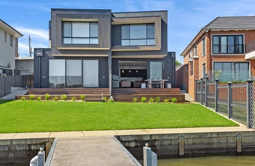 Yarrawonga House | Edgewater on Irvine S