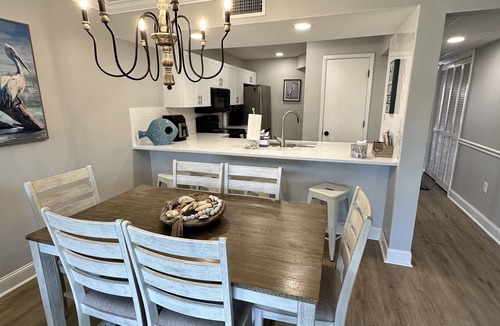 Panama City Beach Hotel | Edgewater Villa - Super Nice, ground floor. Cleanest Unit! 2/2 ⭐️⭐️⭐️⭐️⭐️