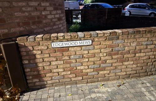 Finchley Church End Apartment | Edgewood Mews