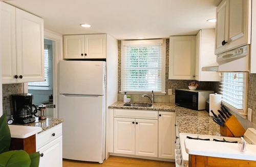 Campground Landing Cottage | Edgewood on Campground Beach/Steps to the Sand