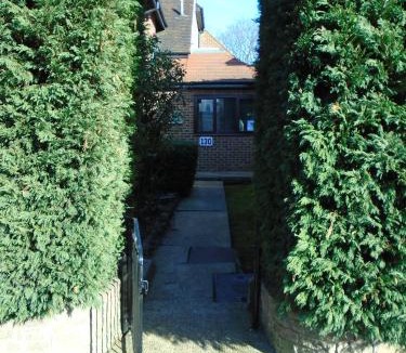 Edgware Bed & Breakfast | Edgware B&B