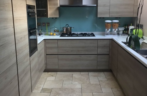 Edgware House | Edgware Bed and Breakfast