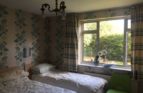 Edgware House | Edgware Bed and Breakfast